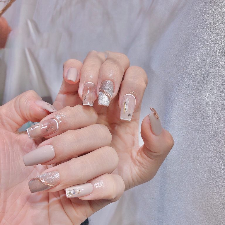 Located on Wesley Chapel Blvd, this salon combines modern trends with spa-level comfort.